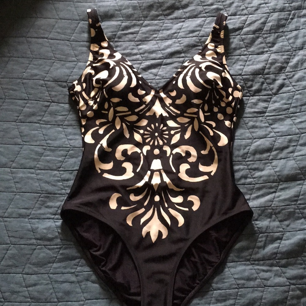 One Piece Gottex bathing suit Small M petite Lined